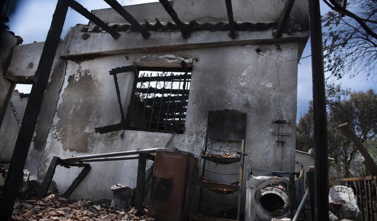 Massive wildfire in northeastern Greece persists for 11th day despite European firefighting efforts