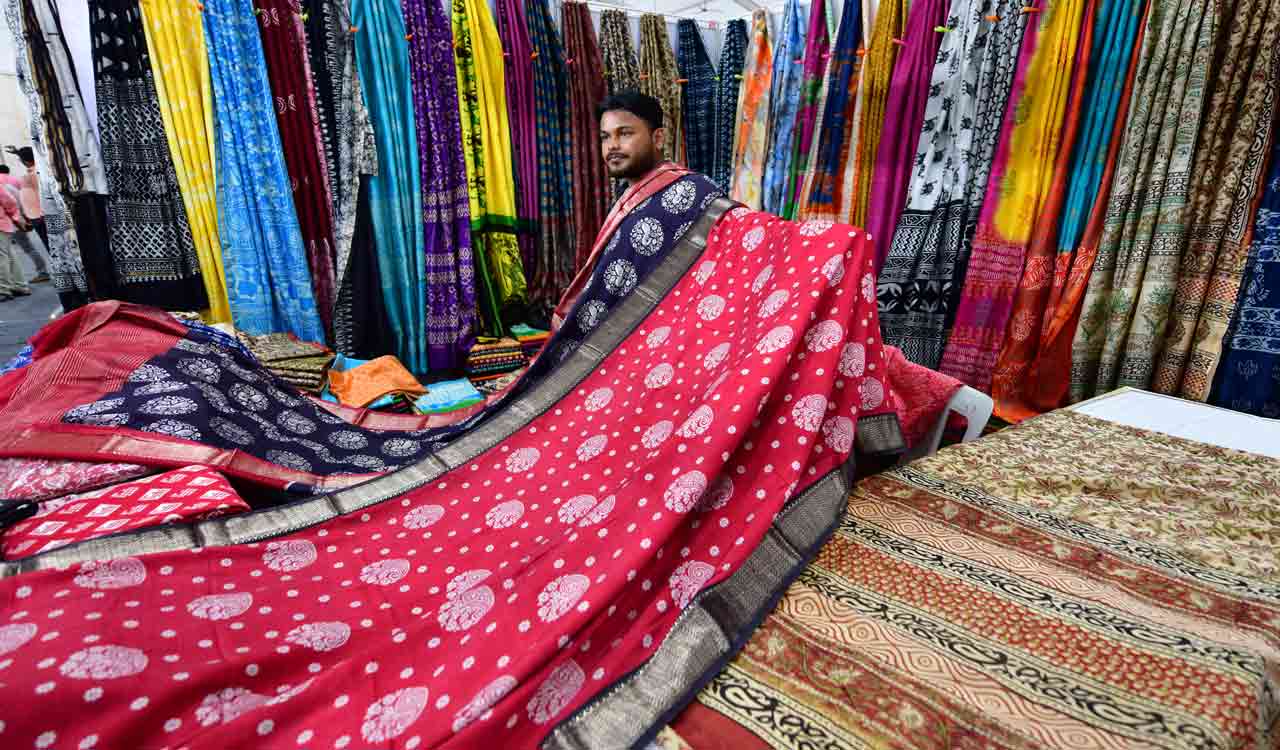 KTR announces multiple initiatives for weavers on National Handlooms Day