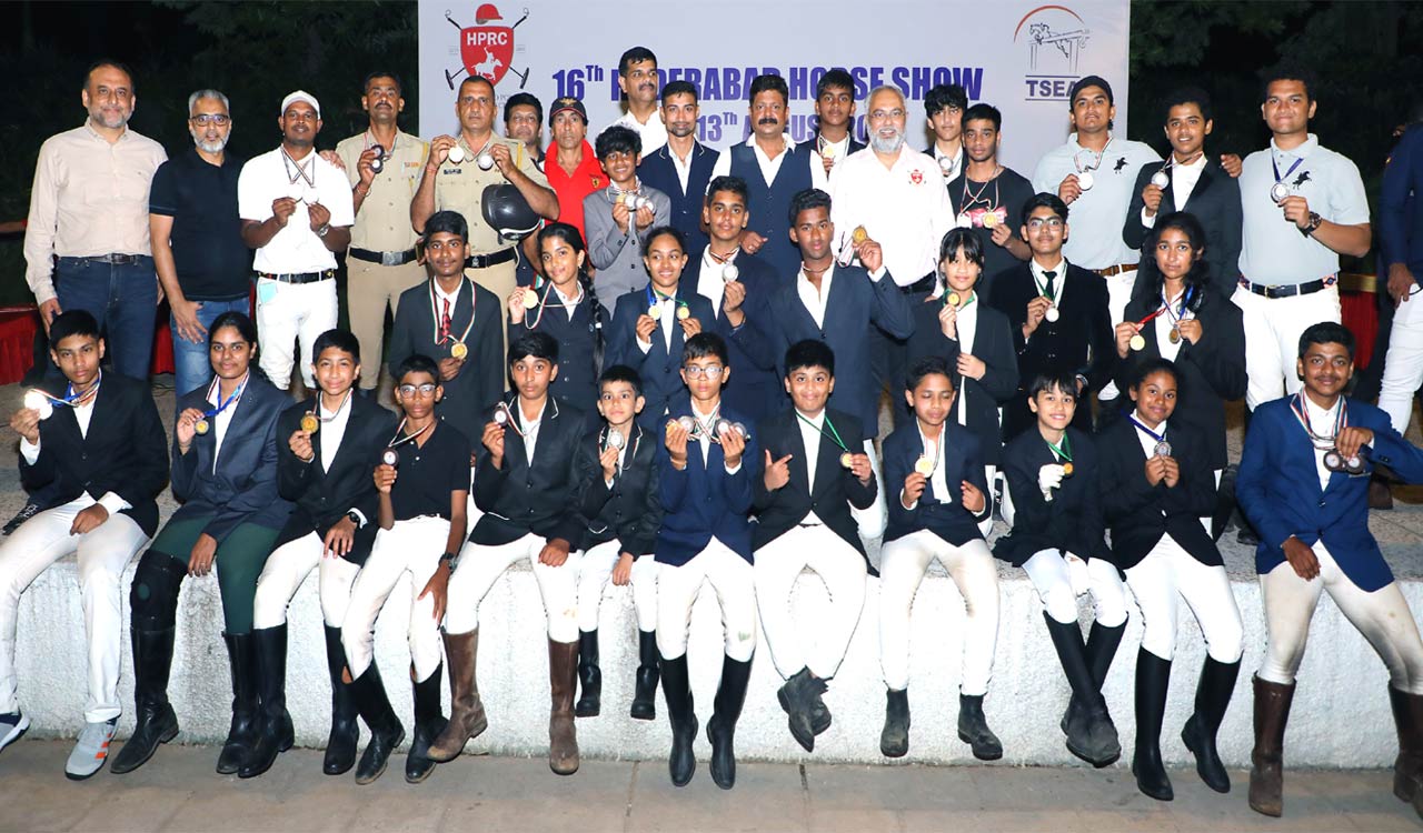 MD Azmath grabs top spot in open category of 16th Hyderabad Horse Show