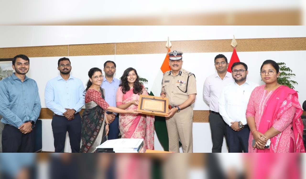 Director-General of Police explains the reforms in the police department