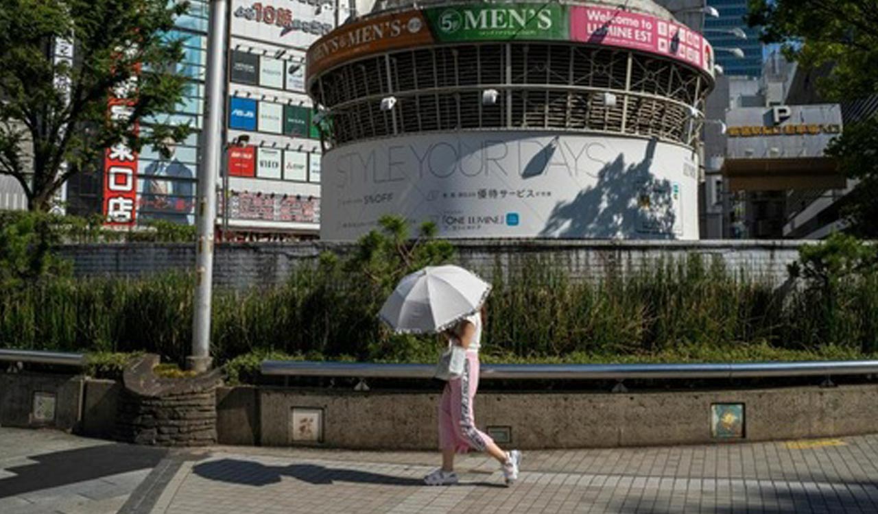 Intense heat wave grips Japan