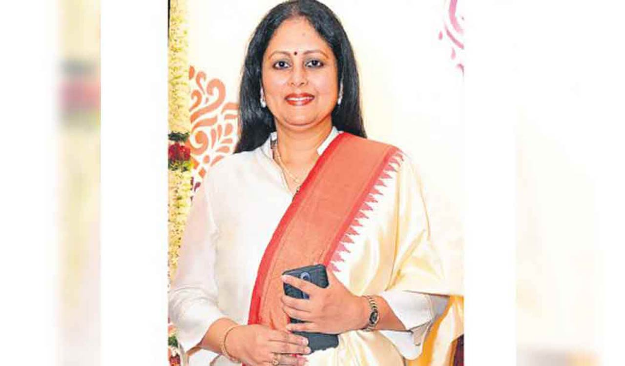 Prominent Tollywood actor Jayasudha has joined BJP