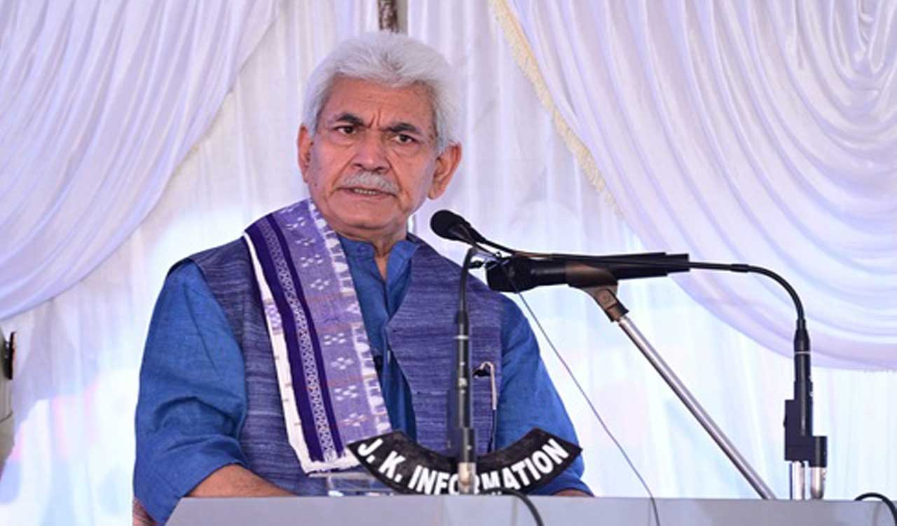 J-K L-G inaugurates international buyer-seller meet in Srinagar