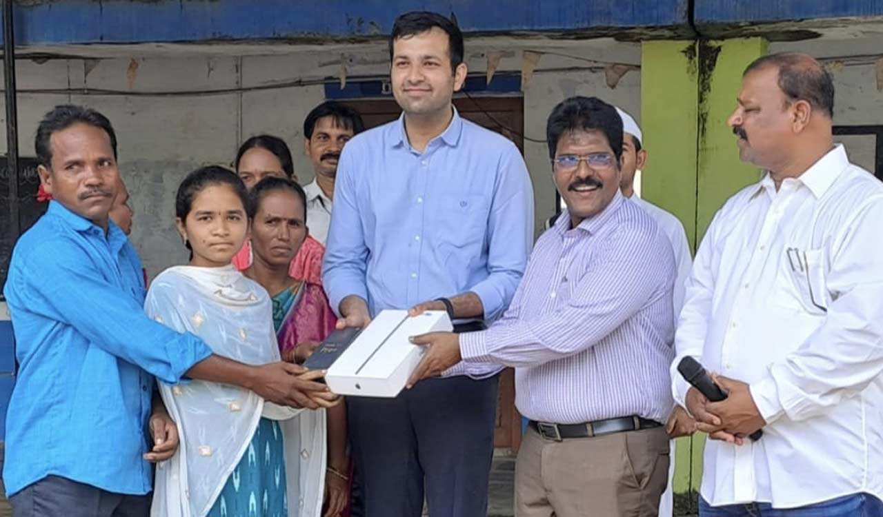 An ice seller’s daughter from remote agency village gets admission in IIT Patna