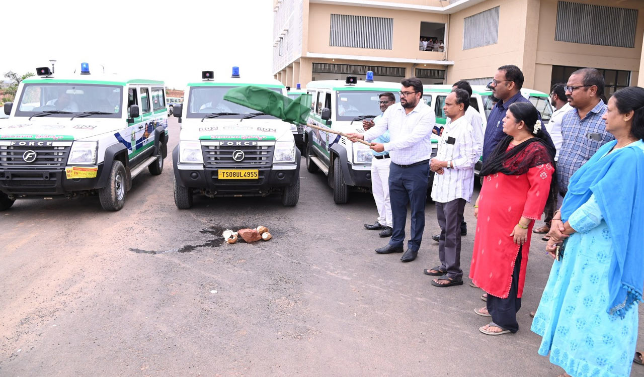 Mancherial Collector flags off two ‘108’ ambulances, 7 Amma Odi vehicles