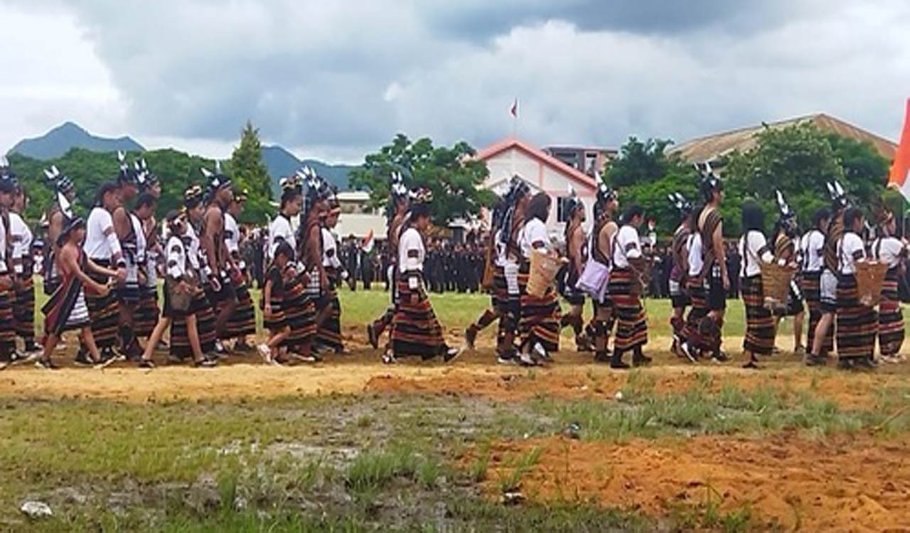 Manipur tribals separately celebrate I-Day with march past, national anthem