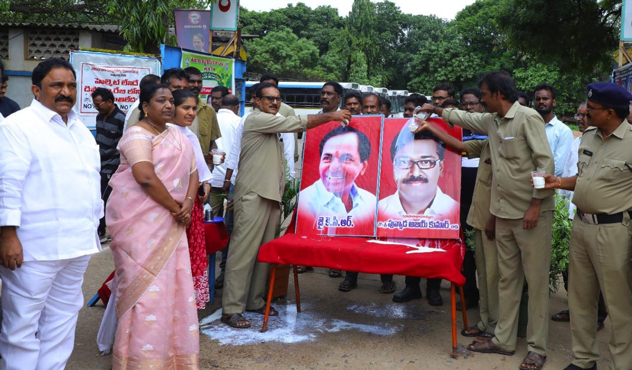 TSRTC workers across erstwhile Khammam celebrate merger with Govt
