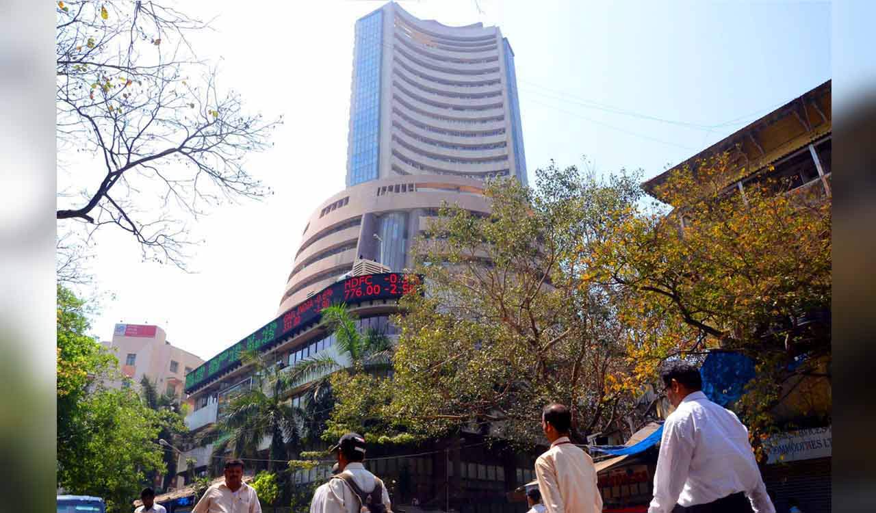 Stock markets decline for 2nd day on losses in pvt banks, weak global trends