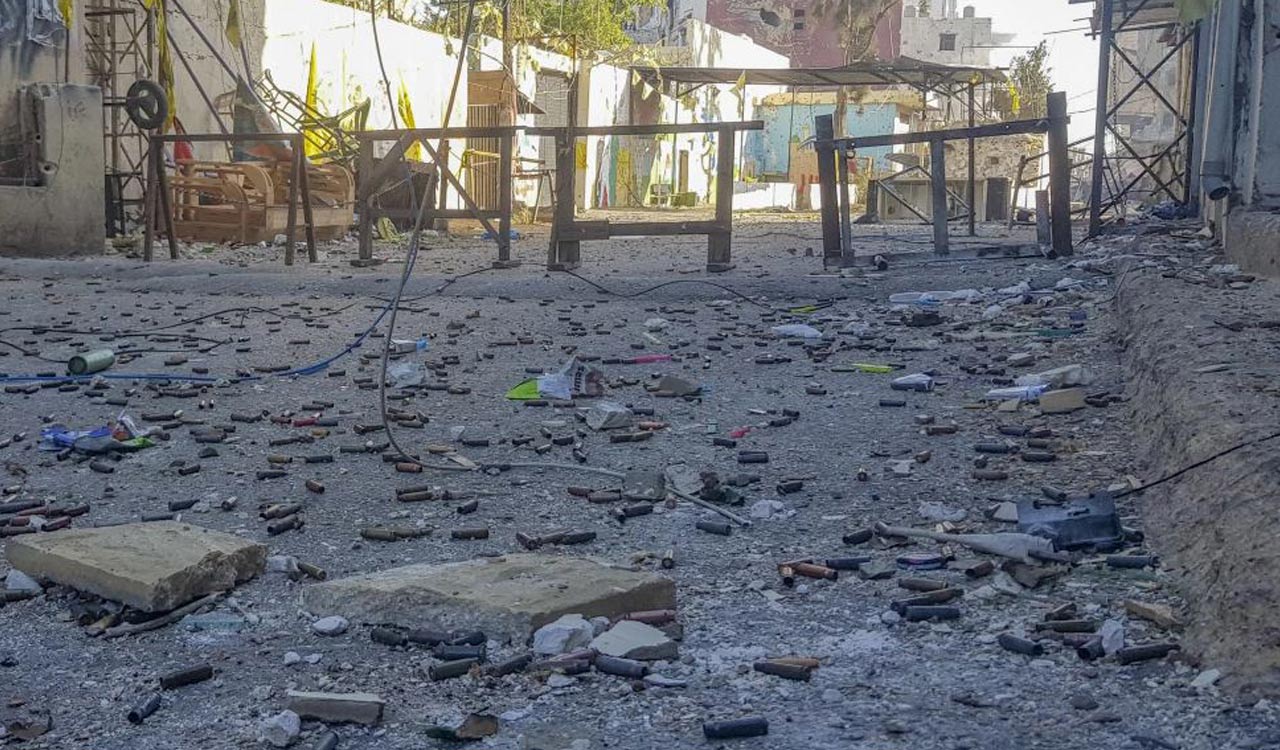 Lebanon warns Palestinian president that troops may intervene if clashes continue in refugee camp