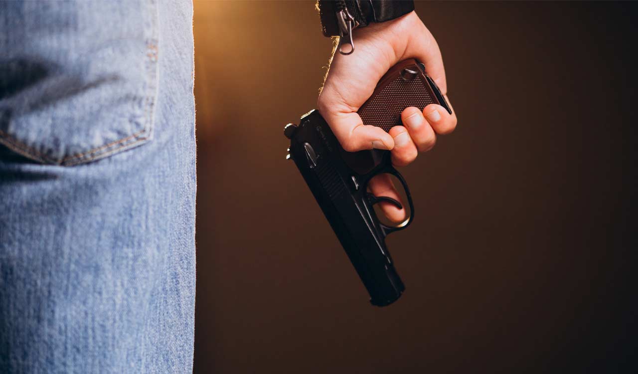 Man nabbed with pistol in Poonch