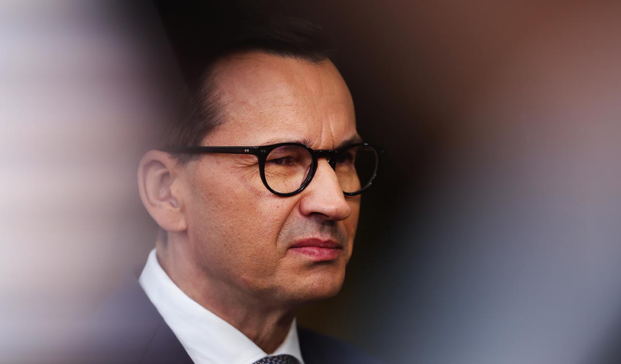 Polish govt plans referendum over allowing ‘thousands of illegal immigrants’