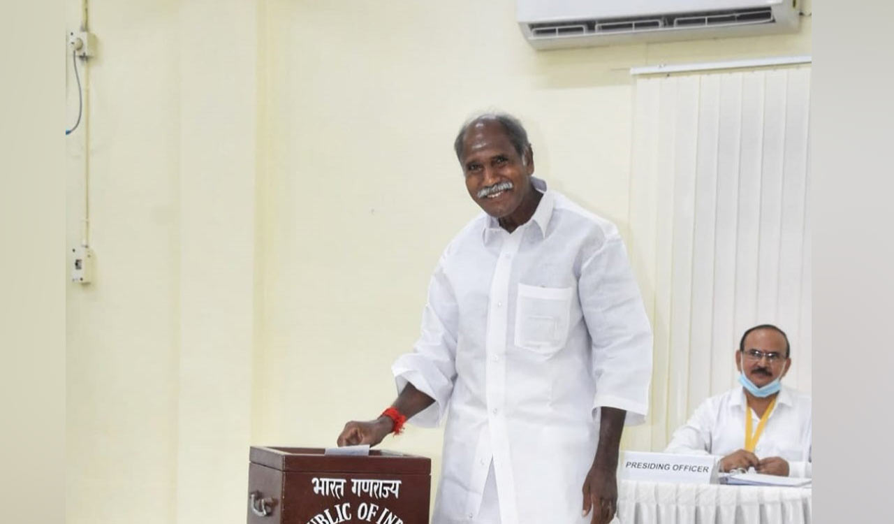 Puducherry CM Rangasamy turns 73
