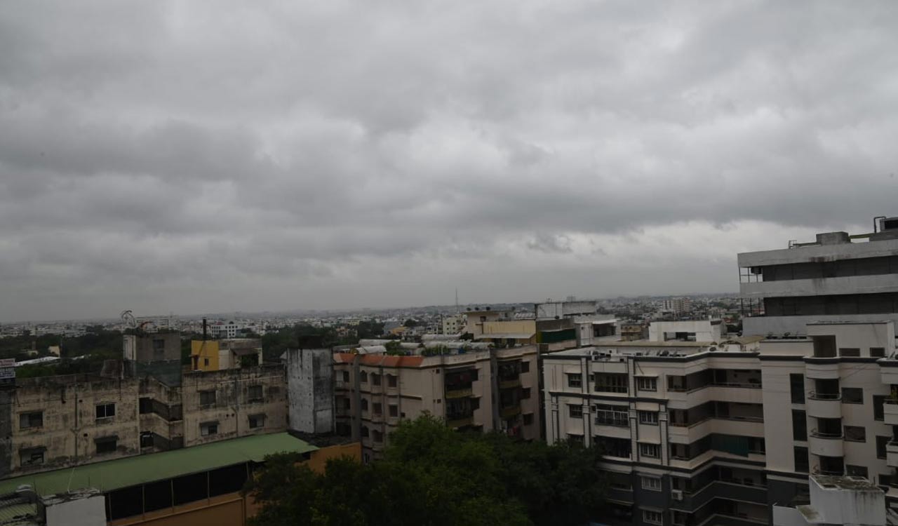 Hyderabad under continuous drizzle; East Telangana districts witness heavy rainfall