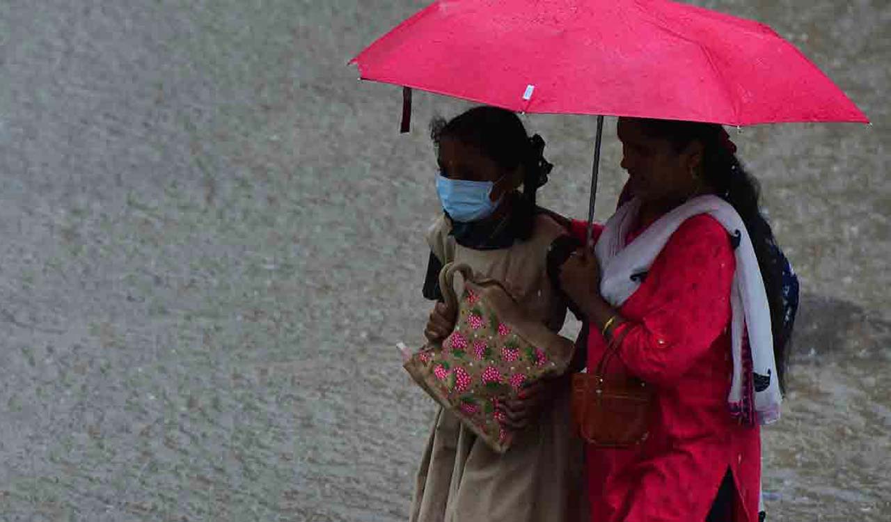 Parts of Kumram Bheem Asifabad, Mancherial see light to moderate rains