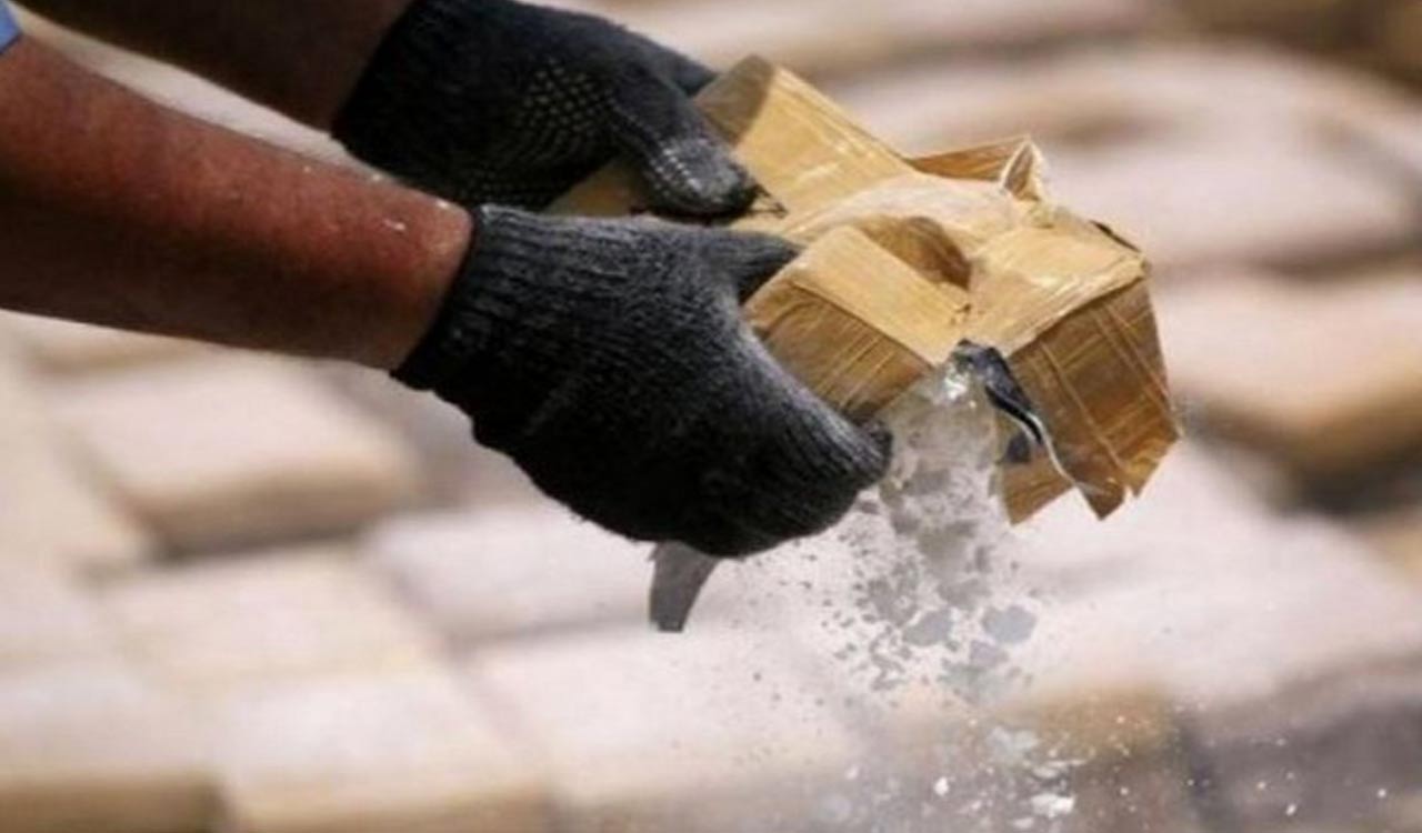 DRI seizes cocaine worth Rs 16.98 crore at Delhi airport