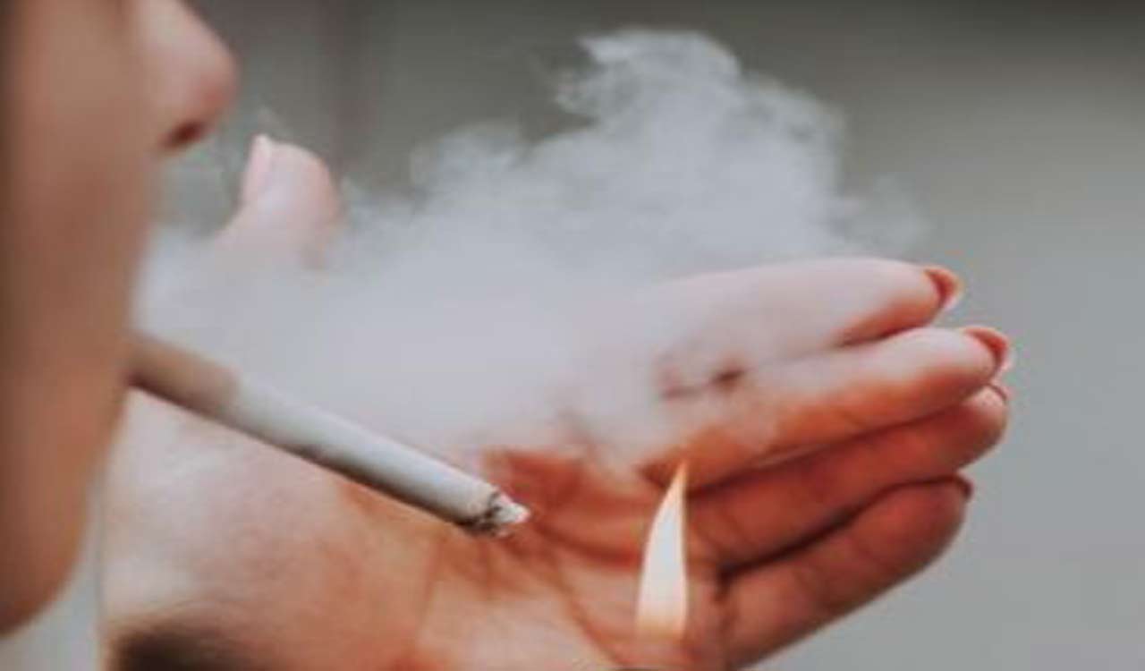 Smokers who start below age 20 find it difficult to quit: Study