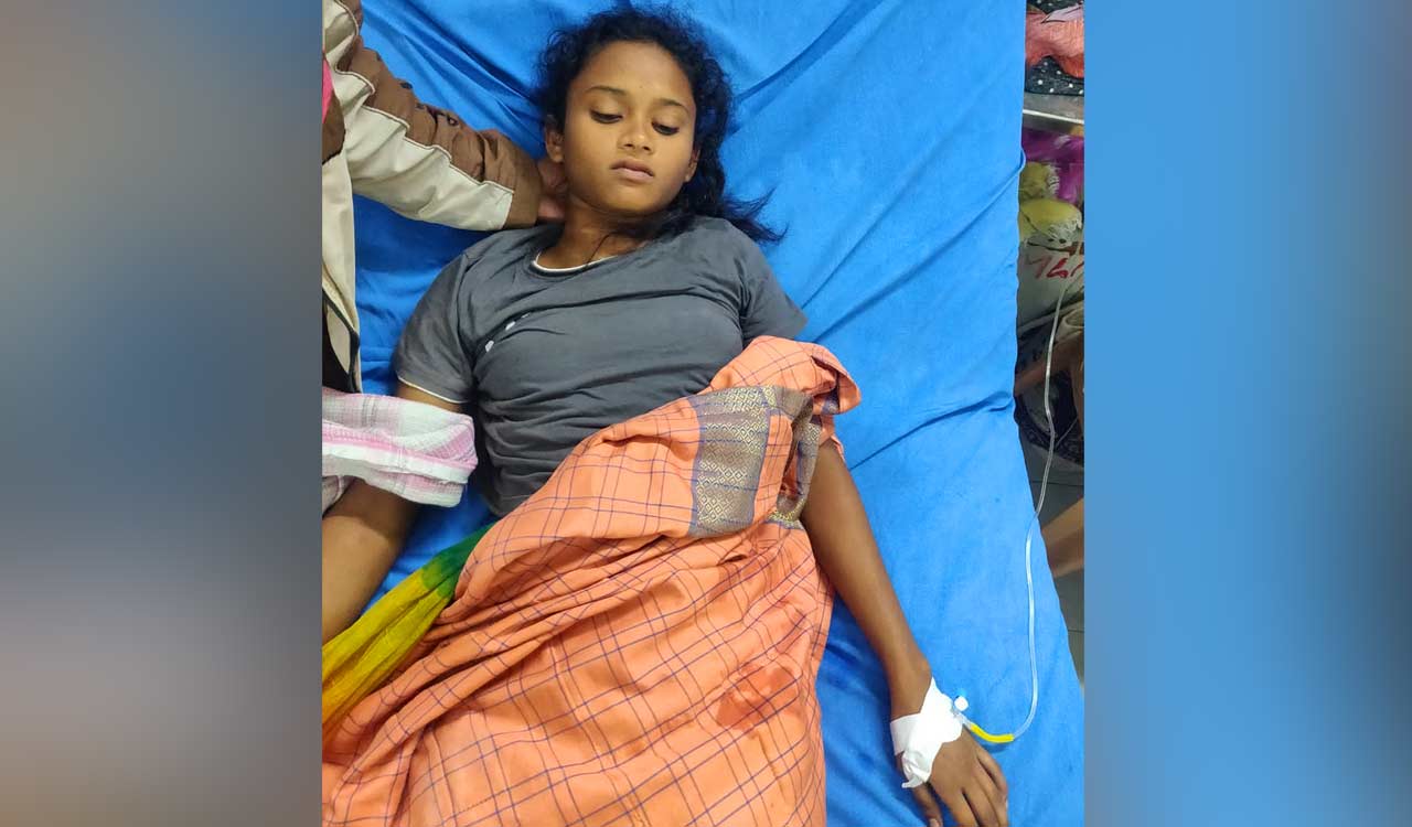 Karnataka: 32 girl students fall sick after having chicken