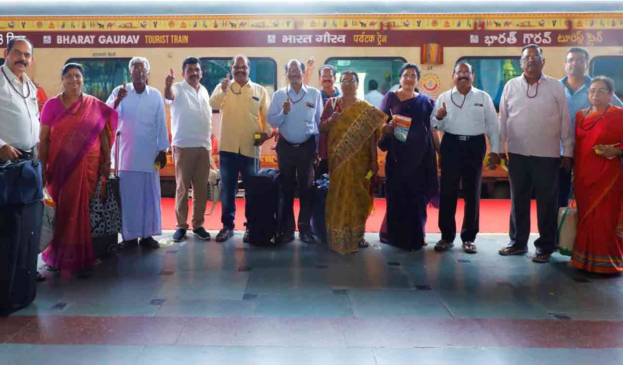 Divya Dakshin Yatra via Jyotirlinga Southern Circuit train sets off from Secunderabad