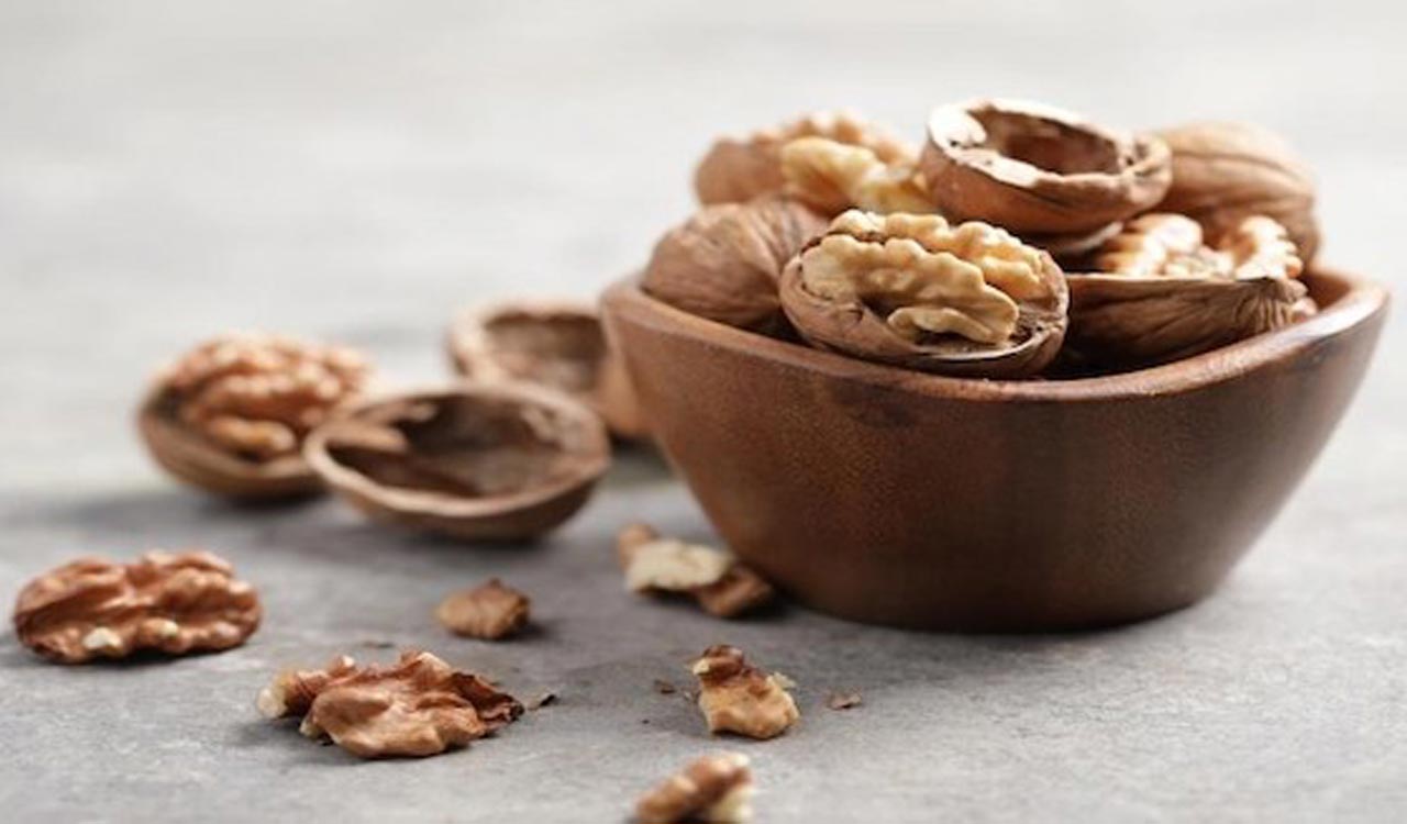 7 easy ways to use walnuts