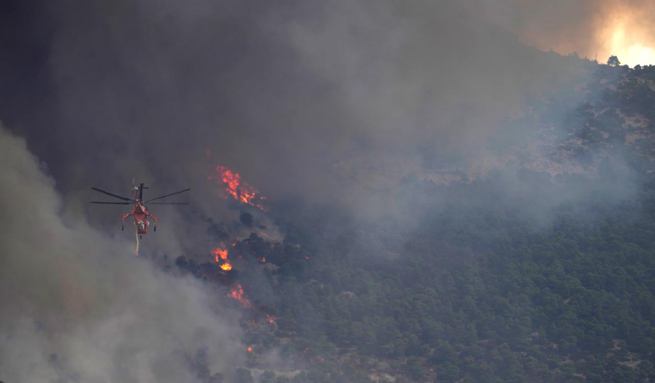 European firefighters join battle against wildfires