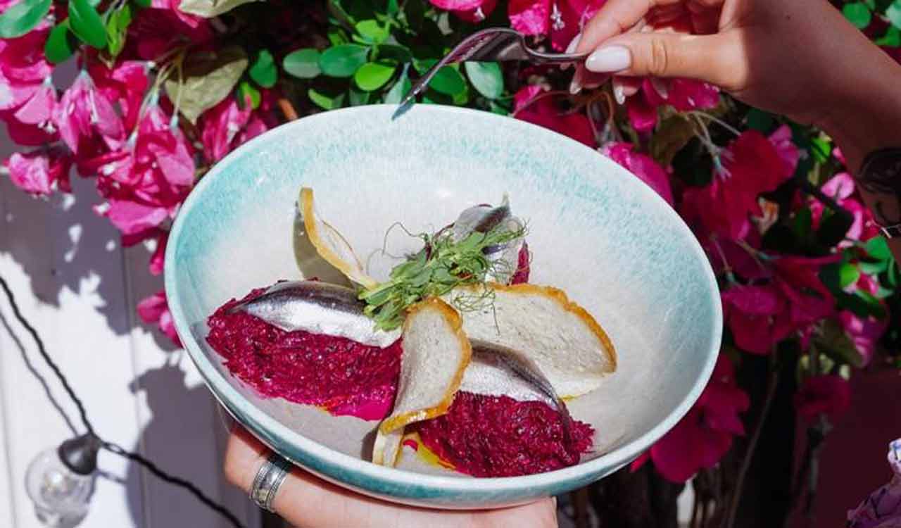 10 mindful eating hacks for better habits