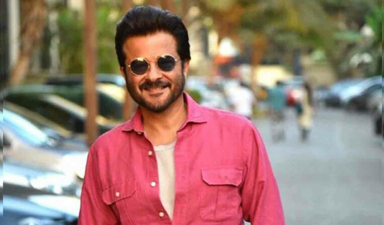 Anil Kapoor wishes Asha Bhosle on her 90th birthday