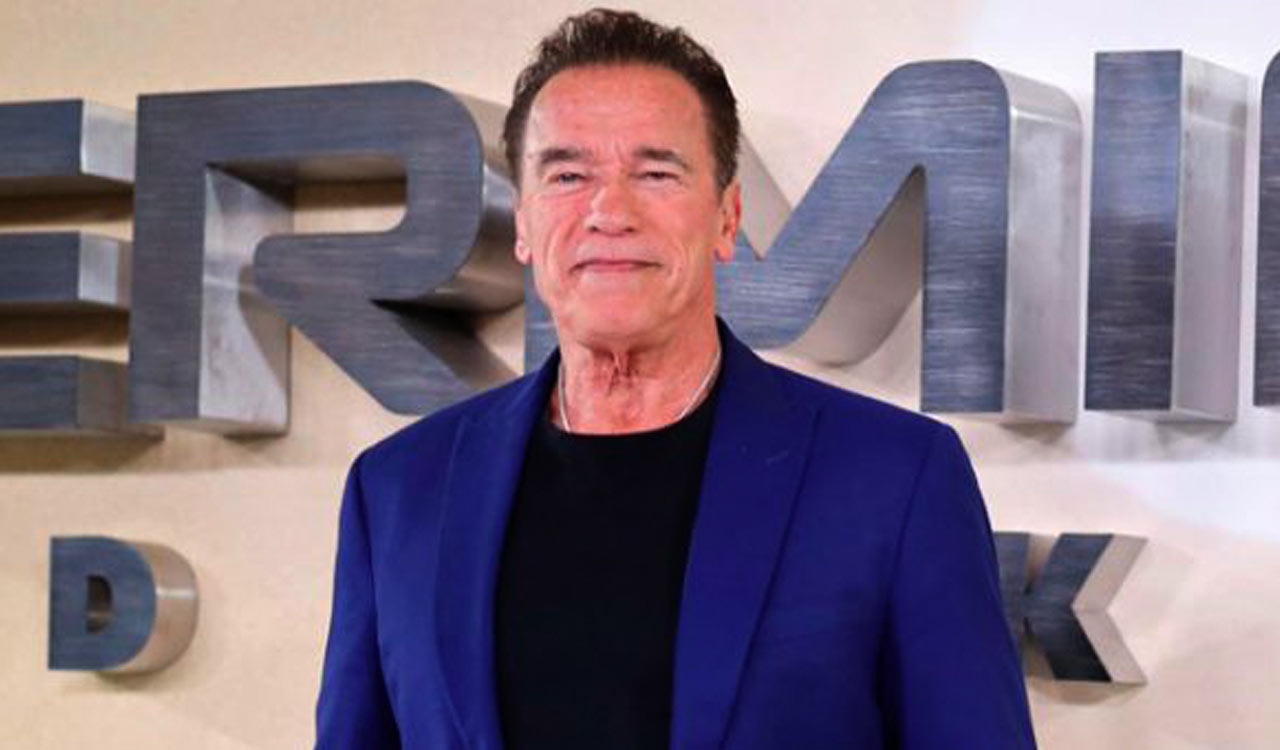 Arnold Schwarzenegger undergoes elbow surgery