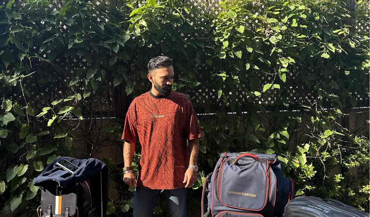 Dinesh Karthik favours Pakistan bowling, finds it more attacking than Indians