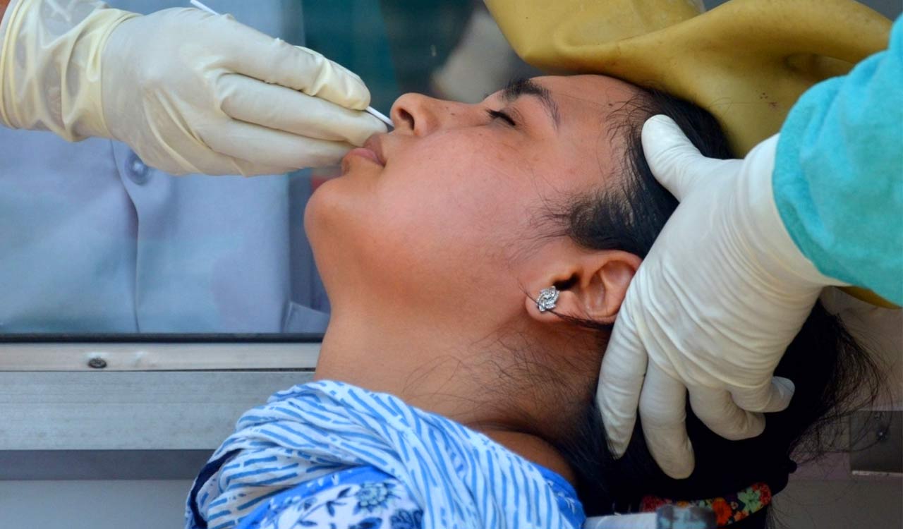 Delhi doctors prioritize vigilance on new variants