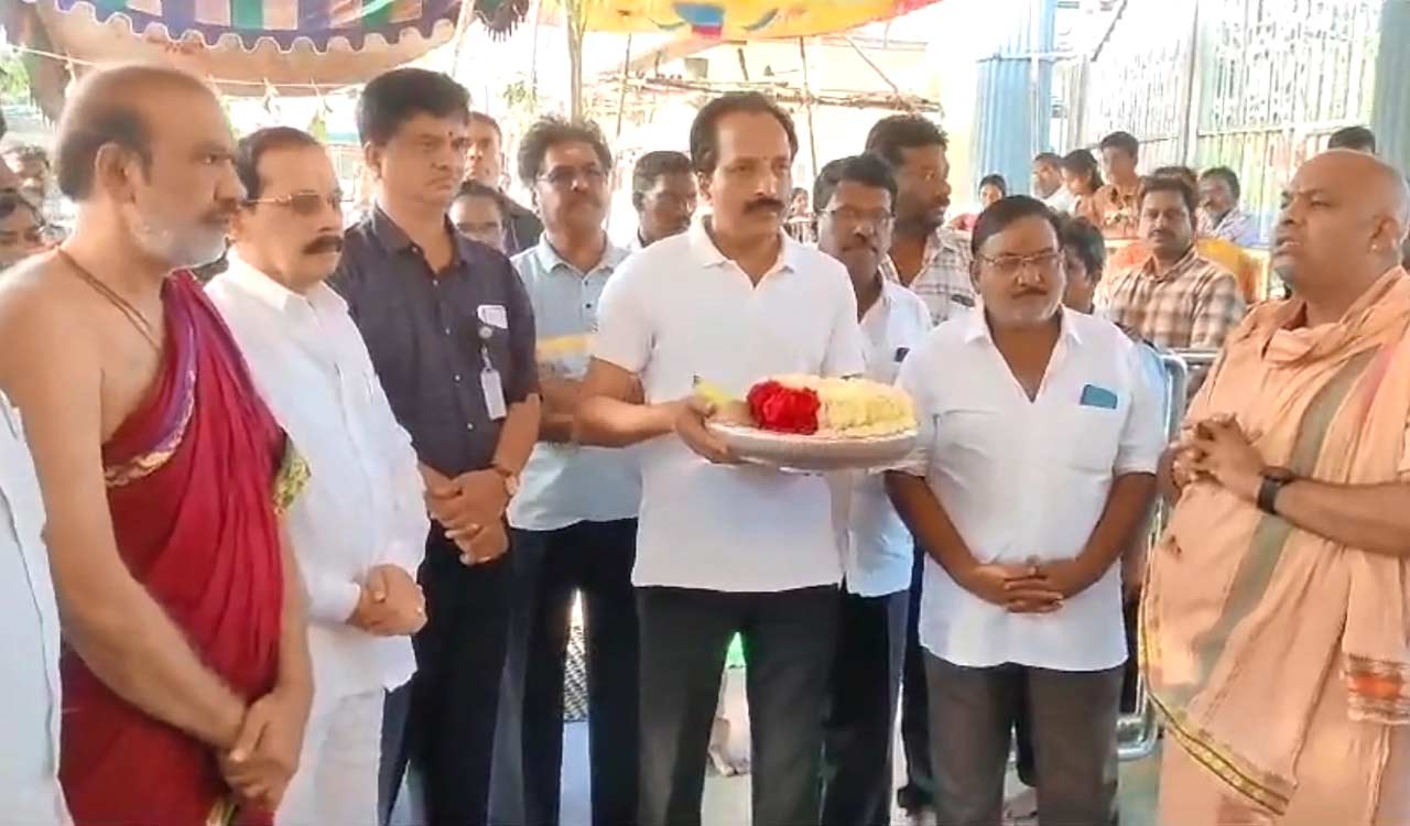 ISRO Chief Visits Chengalamma Temple Before Solar Mission Launch To ...