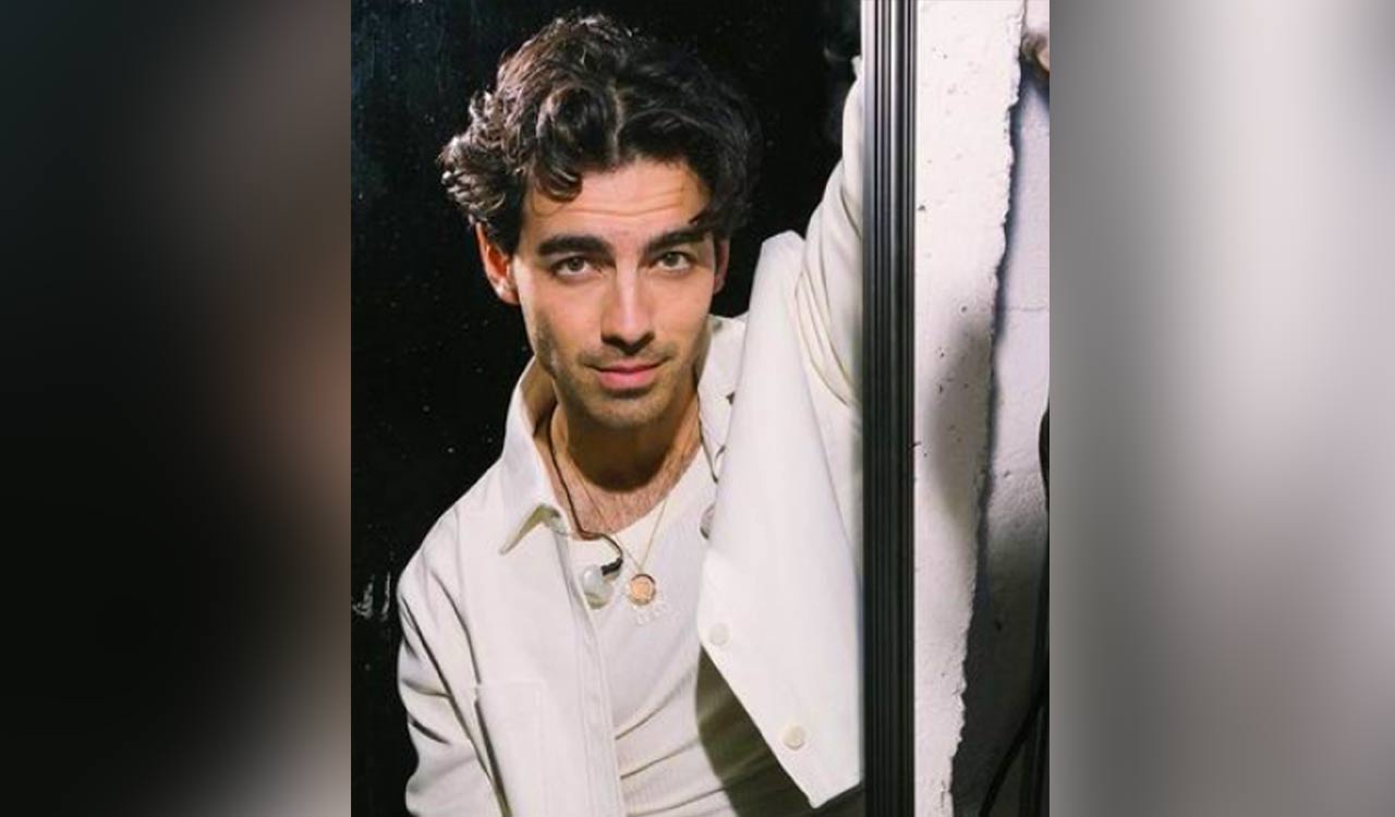 Joe Jonas takes daughters to musical amid Sophie Turner divorce