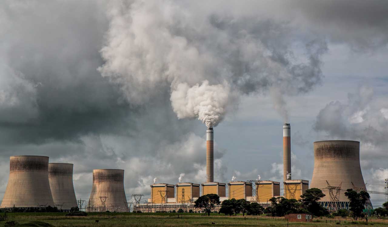 Lucknow residents breathing equivalent of 7-8 Cigarettes a day due to high AQI