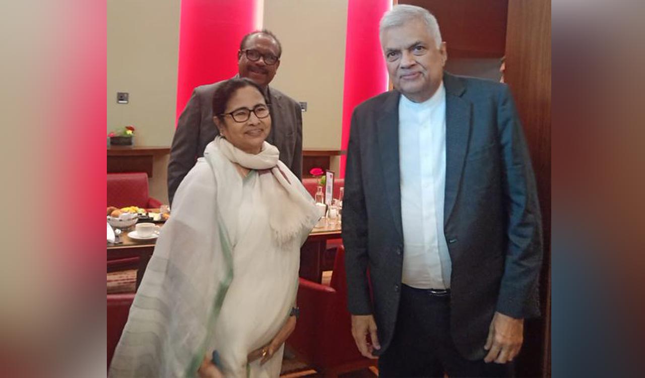 Mamata Banerjee invites Sri Lankan president to Kolkata Business Summit