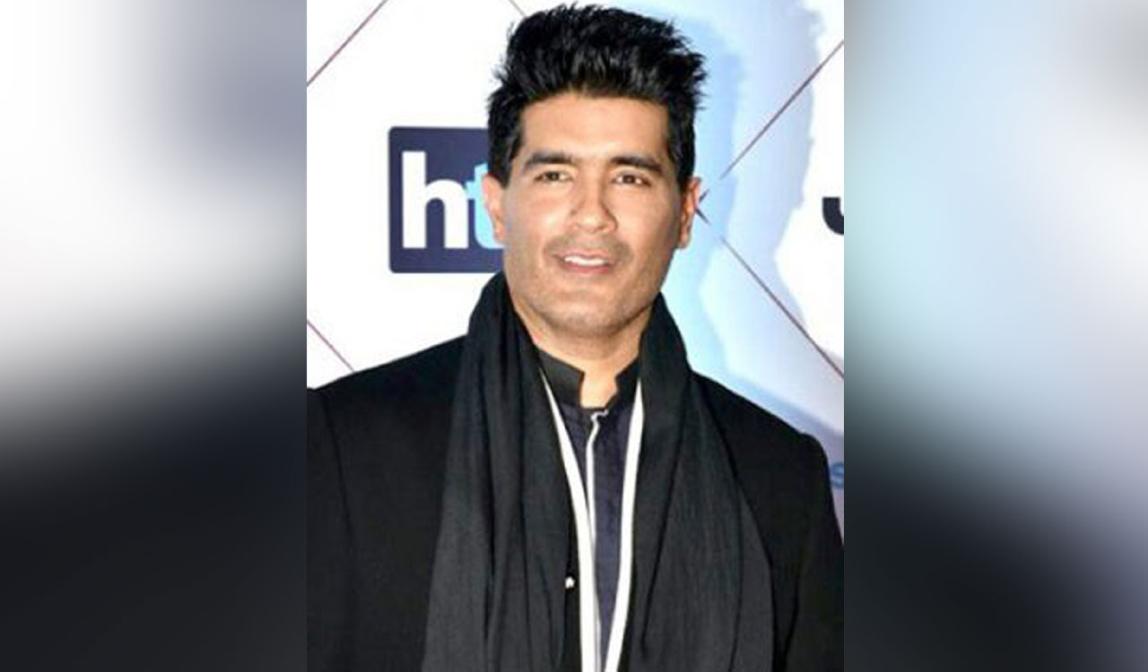 Parineeti’s wedding dress a tribute to her grandmom: Manish Malhotra