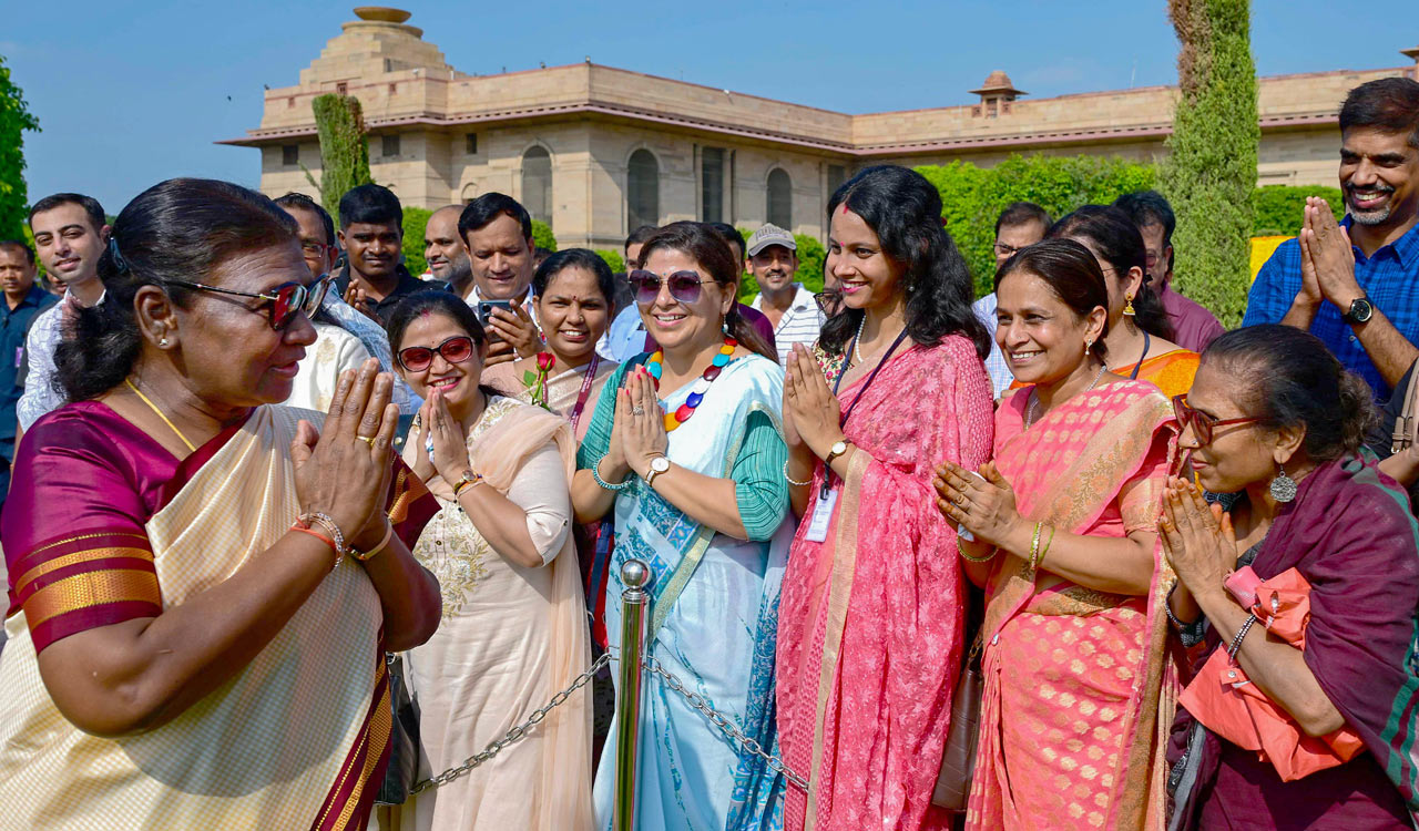 President Murmu confers National Teachers’ Award 2023 to 75 awardees in Delhi