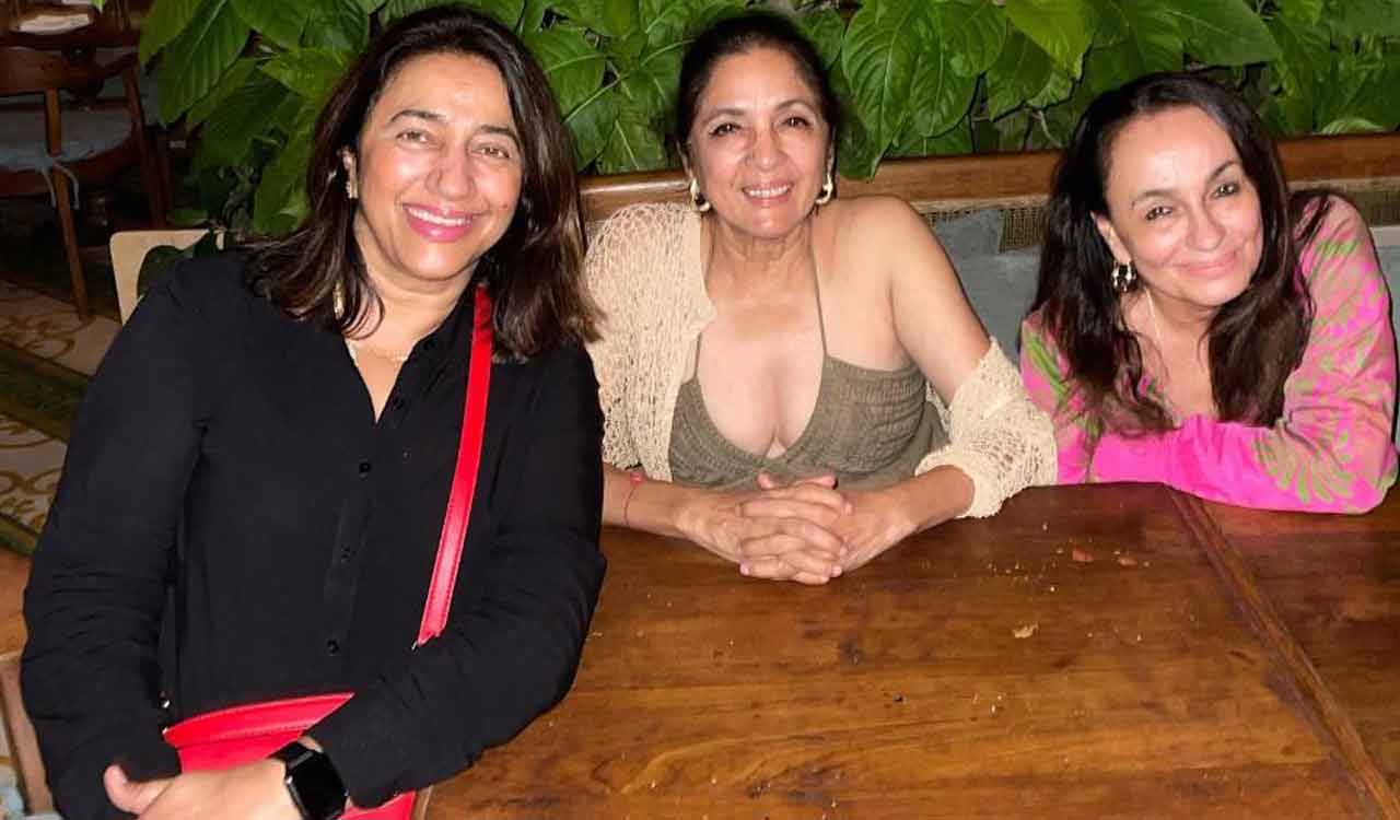 Neena Gupta, Soni Razdan, Anu Ranjan’s fun ‘girls night out’