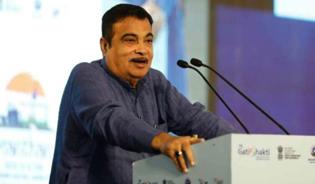 Union Minister Nitin Gadkari welcomed in traditional ‘Maharashtrian way’ in Prague