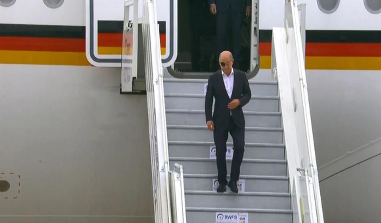 German Chancellor Scholz, Brazilian President Lula arrive for G20 Summit
