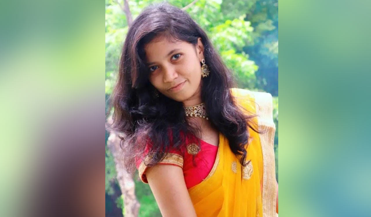 One NITW student dies, five injured in road accident near Mulugu