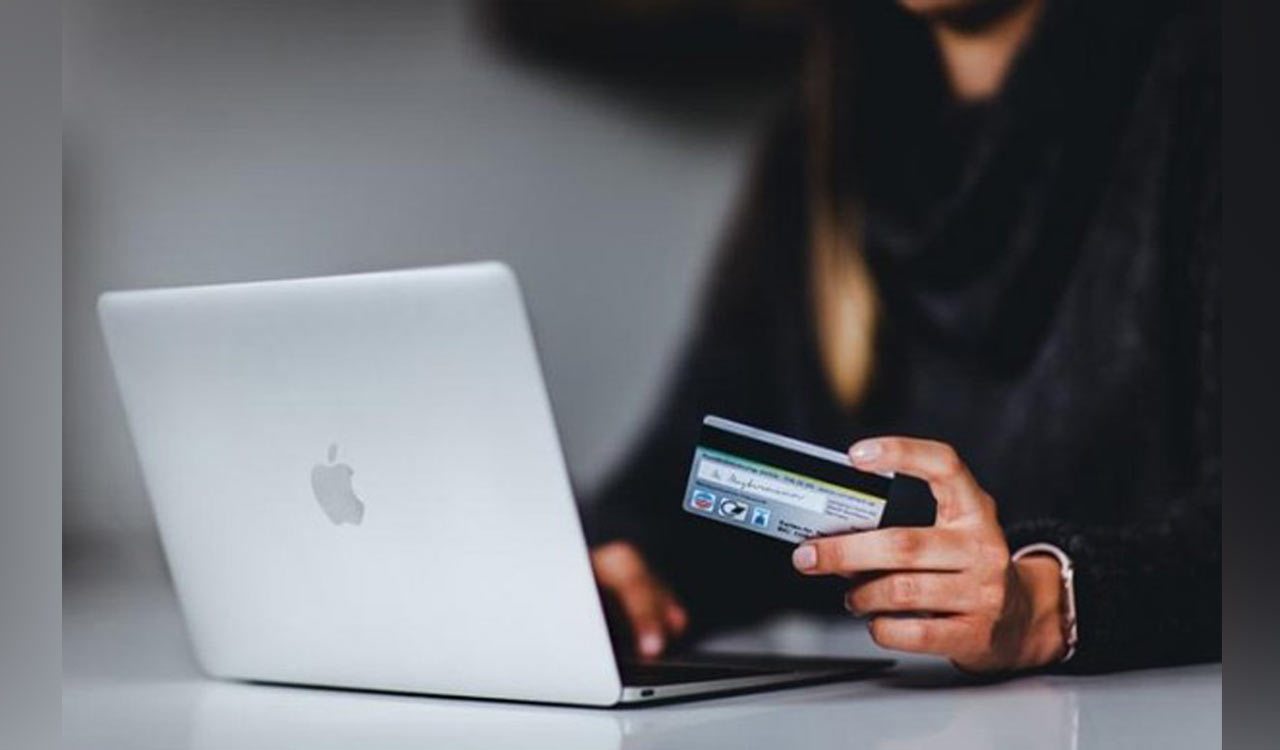 Online sales of beauty products in India up by more than 13 pc in 1H 2023