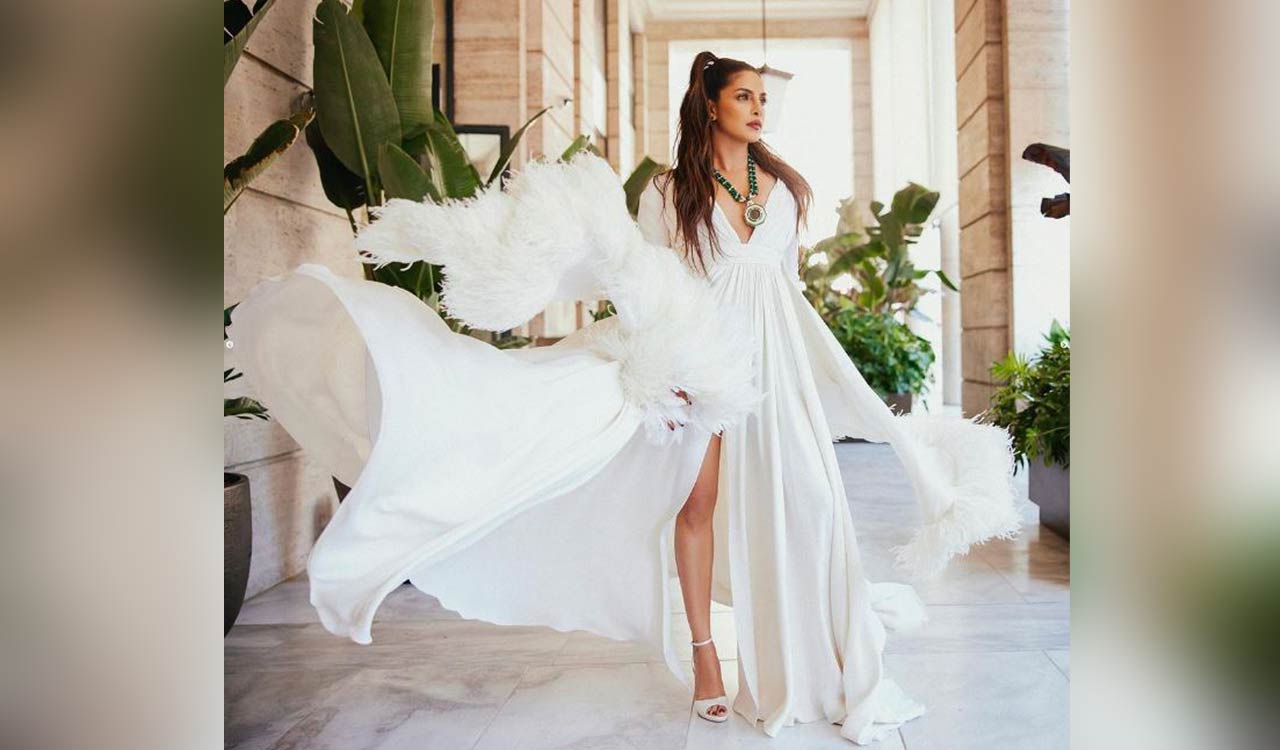 Priyanka Chopra enjoys poha during flight