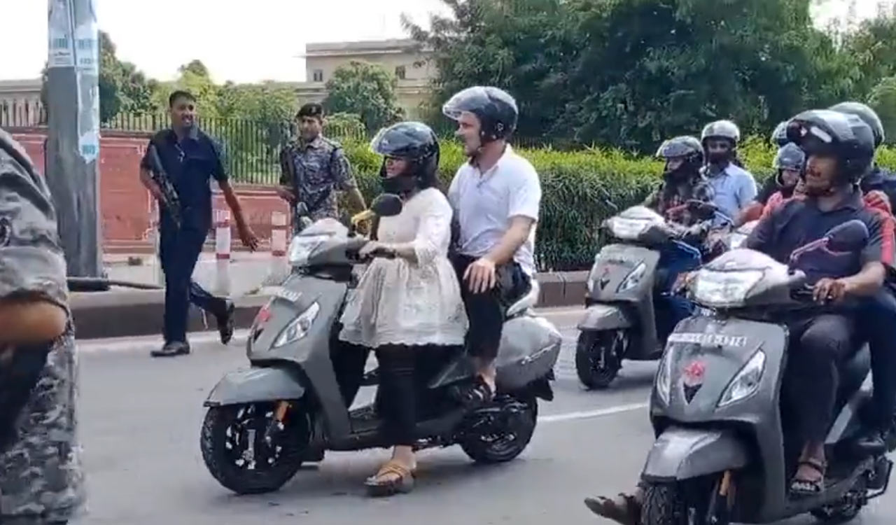 Rahul Gandhi travels with student on scooter in Jaipur