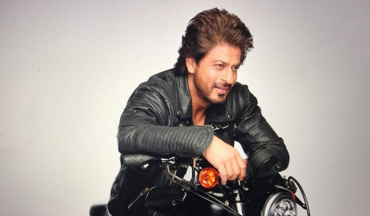 “SRK’s hugs are warmest,” says ‘Jawan’ actor Eijaz Khan