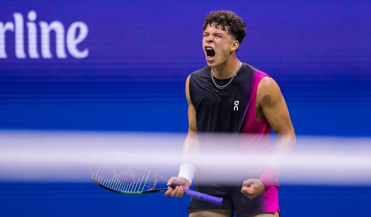 US Open: Shelton tops Tiafoe for first Slam semifinal