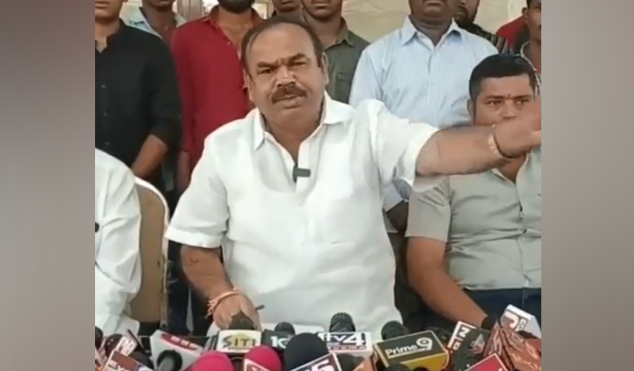 Manohar Reddy dares Revanth to take pledge at Bhagyalakshmi Temple