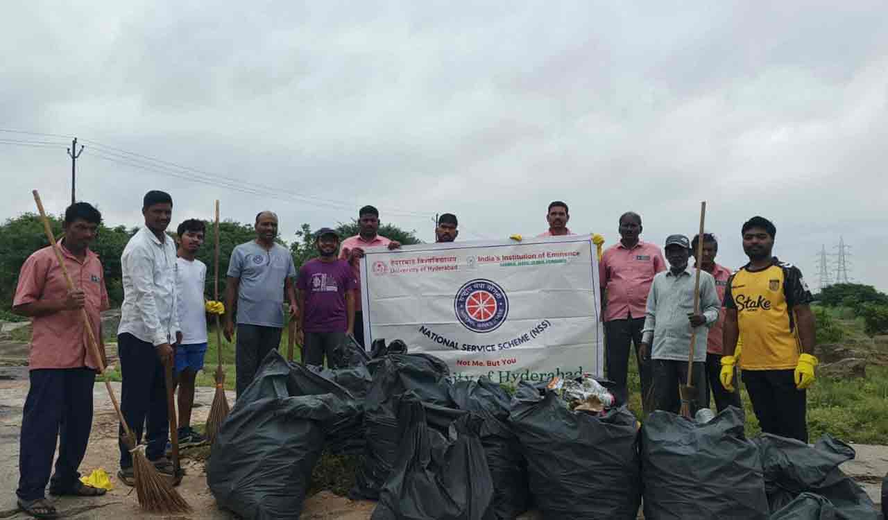 UoH NSS cell cleans up white rocks and lake, urges not to spoil beautiful view