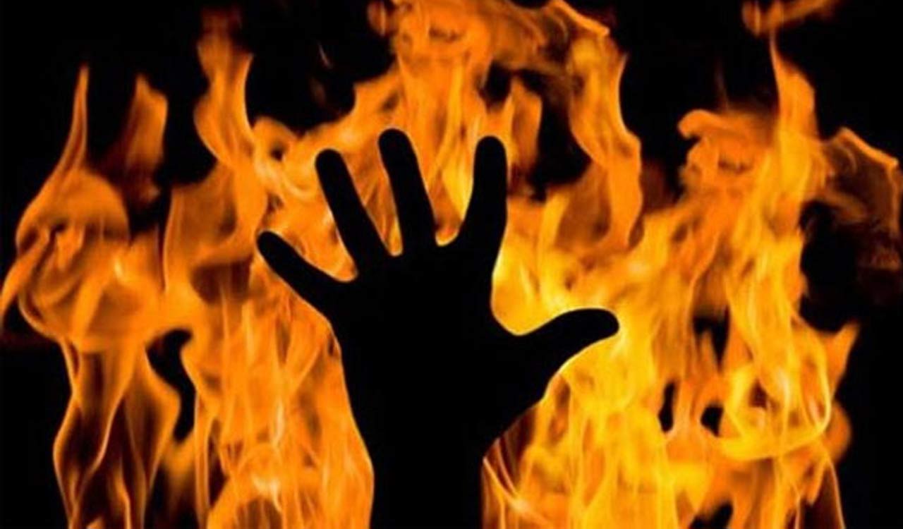 Uttar Pradesh: Class 10 student sets classmate ablaze in dispute