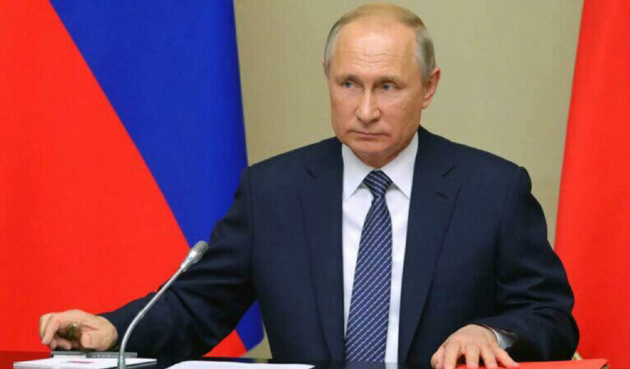 Western countries destroying international financial relations system: Putin