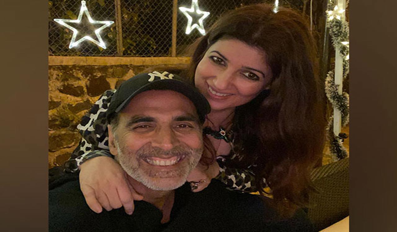 Akshay Kumar gives a shoutout to Twinkle Khanna as she completes her master’s degree