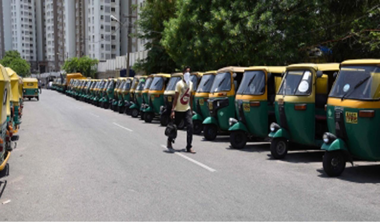 Pvt transporters’ shutdown call against free travel scheme gets good response in Karnataka